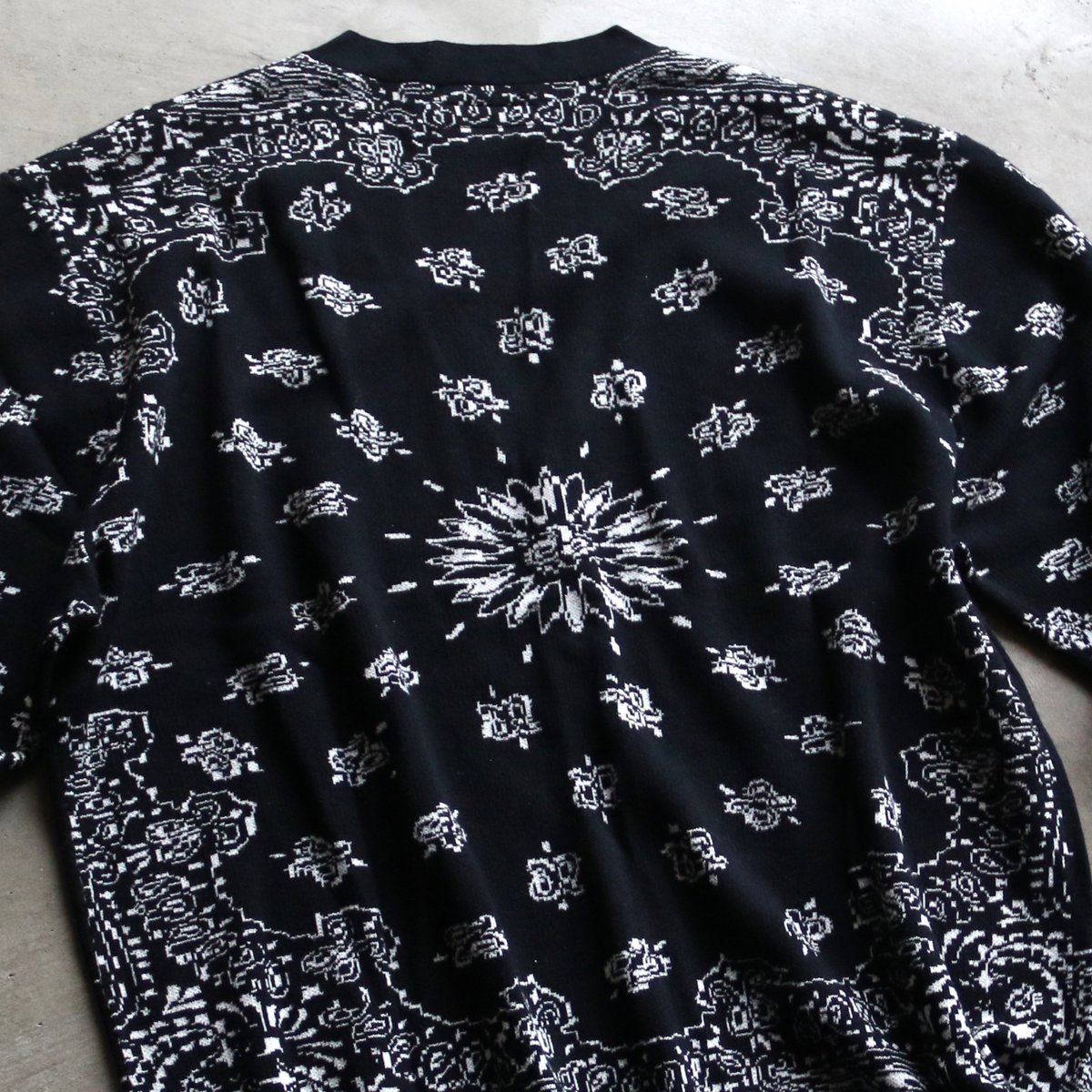 4月13日12:00~販売開始】HIDEANDSEEK / Bandana Cardigan 4月13日12:00~販売開始】HIDEANDSEEK / Bandana Cardigan