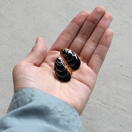 ククシュゼット 正規商品 ピアス レディース 2個売り 両耳用 個性的 かわいい おしゃれ フランス ムール貝 イヤリング ブラック ( musselear)