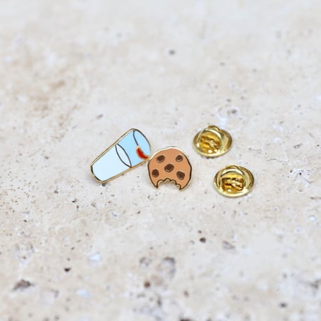 ククシュゼット 正規商品 ピンバッジ ブローチ かわいい おしゃれ フランス 個性的 Coucou Suzette クッキー ミルク ピン 2個セット (cookiemilkpins)