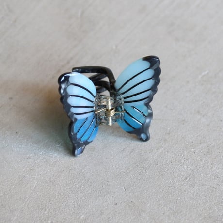 ククシュゼット 正規商品 ヘア アクセ クリップ 蝶 虫 かわいい ギフト Coucou Suzette 青色 蝶 ミニ ヘア クロー ブルー (blbutterflyminiclaw)
