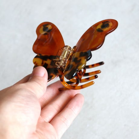 ククシュゼット 正規商品 ヘア アクセ クリップ 虫 かわいい おしゃれ ギフト Coucou Suzette べっ甲 蛾 ヘア クロー ブラウン(mothhairclaw)