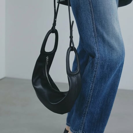 MANOF / HANDLE MOON BAG / 891168552