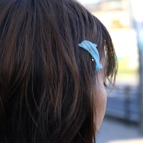ククシュゼット 正規商品 ヘア アクセ ピン かわいい 海 夏 魚 フランス ギフト Coucou Suzette イルカ クリップ ブルー(dolphinclip)