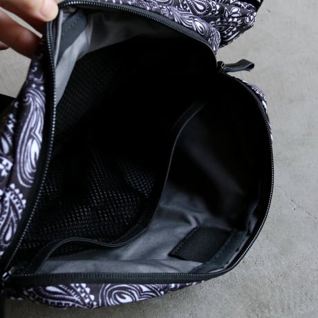 HIDE AND SEEK/SABIN 6L SLING/HIDE&SEEK edition/H30th-011025
