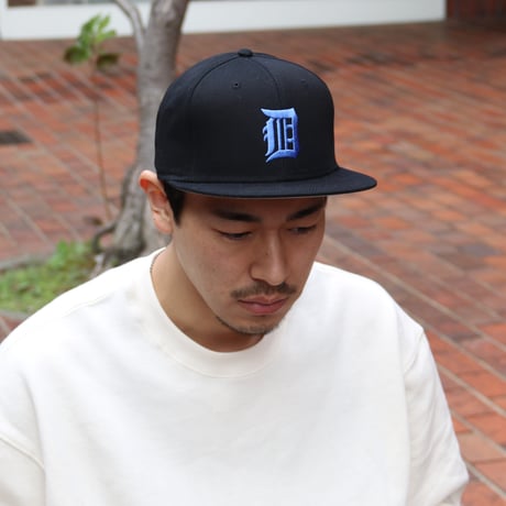 HIDEANDSEEK ハイドアンドシーク  刺繍 ロゴ ベースボール キャップ DUSTYCHAMP Baseball Cap ブルー/ホワイト 2色展開 2023秋冬新作(DG-100623)