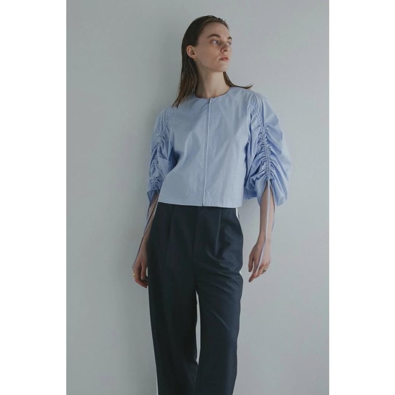 MANOF / DRAWSTRING SLEEVE SHORT BLOUSE / 891224