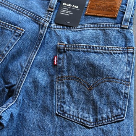 Levi's / BAGGY DAD Medium Indigo / a34940072