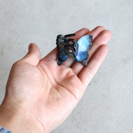ククシュゼット 正規商品 ヘア アクセ クリップ 蝶 虫 かわいい ギフト Coucou Suzette 青色 蝶 ミニ ヘア クロー ブルー (blbutterflyminiclaw)