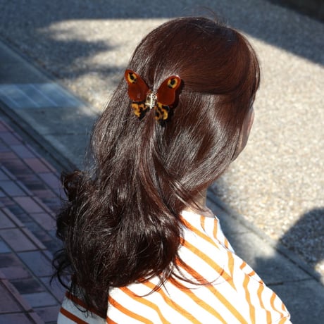 ククシュゼット 正規商品 ヘア アクセ クリップ 虫 かわいい おしゃれ ギフト Coucou Suzette べっ甲 蛾 ヘア クロー ブラウン(mothhairclaw)