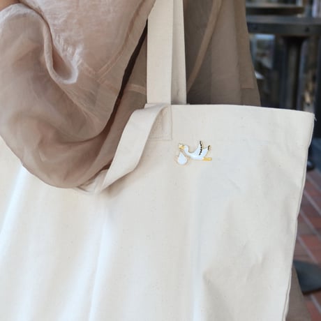 ククシュゼット 正規商品 ピンバッジ ブローチ かわいい おしゃれ フランス Coucou Suzette コウノトリ ピン Stork Pin ホワイトベイビー (whbabypin)
