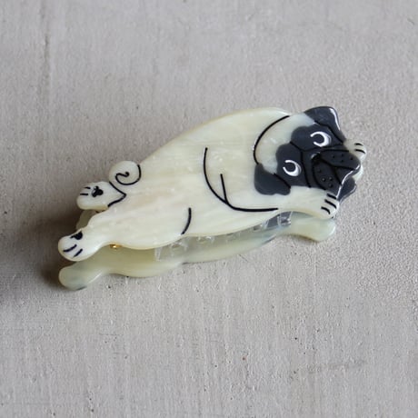 ククシュゼット 正規商品 ヘア アクセ クリップ 犬 かわいい フランス ギフト Coucou Suzette パグ ヘア クロー ベージュ (pugclaw)