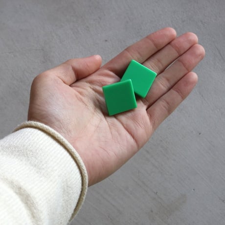 ククシュゼット 正規商品 ピアス 2個売り 両耳用 レトロ 大ぶり フランス 正方形 スクエア イヤリング グリーン (squareear)