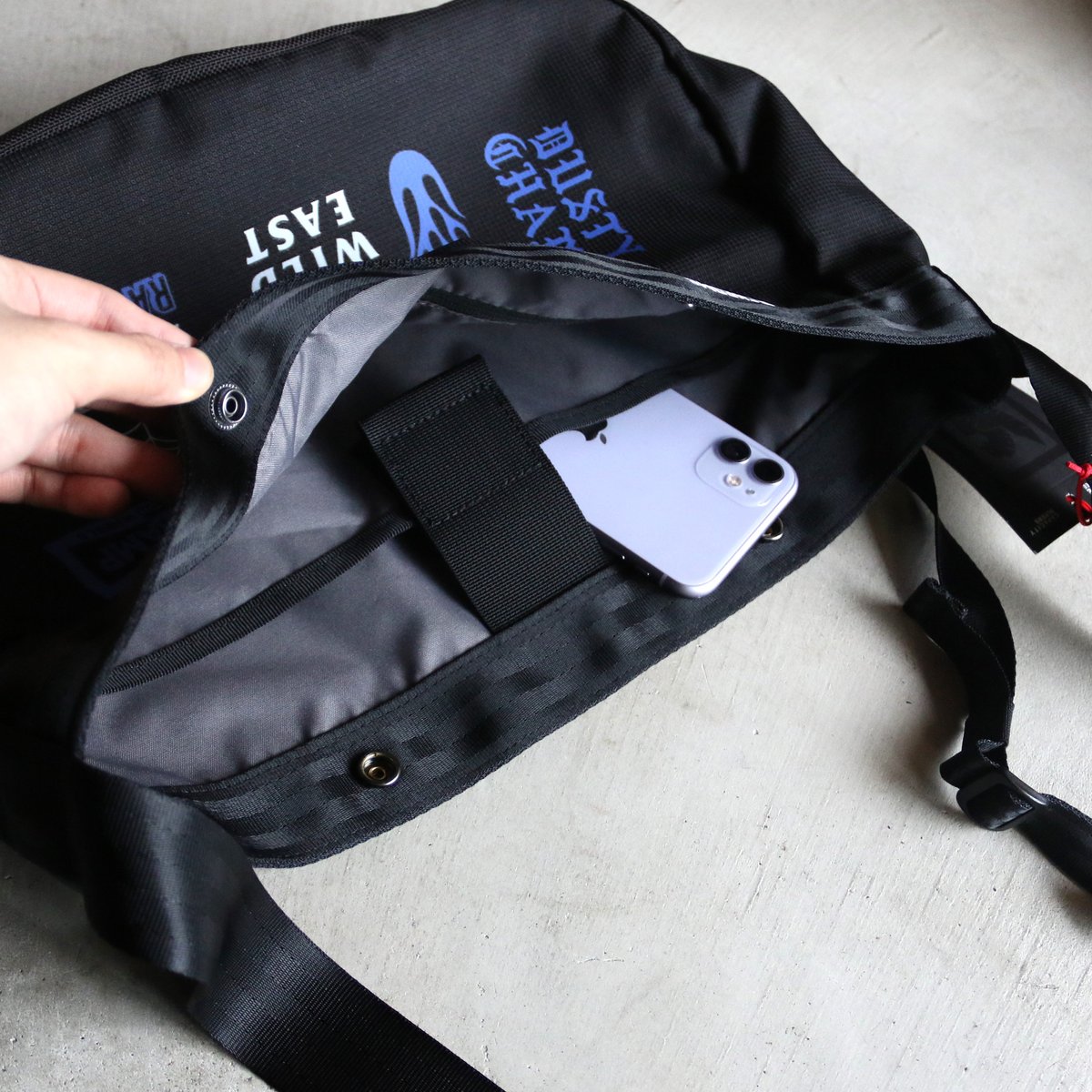 HIDEANDSEEK ハイドアンドシーク クローム コラボ バッグ HIDEANDSEEK ハイドアンドシーク クローム コラボ バッグ