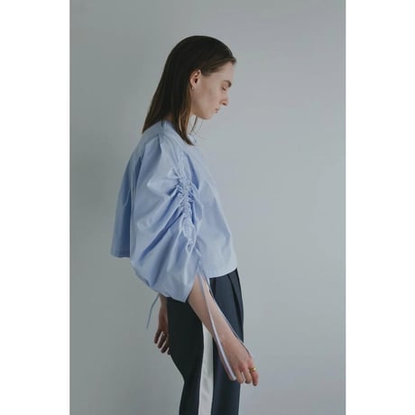 MANOF / DRAWSTRING SLEEVE SHORT BLOUSE / 891224132