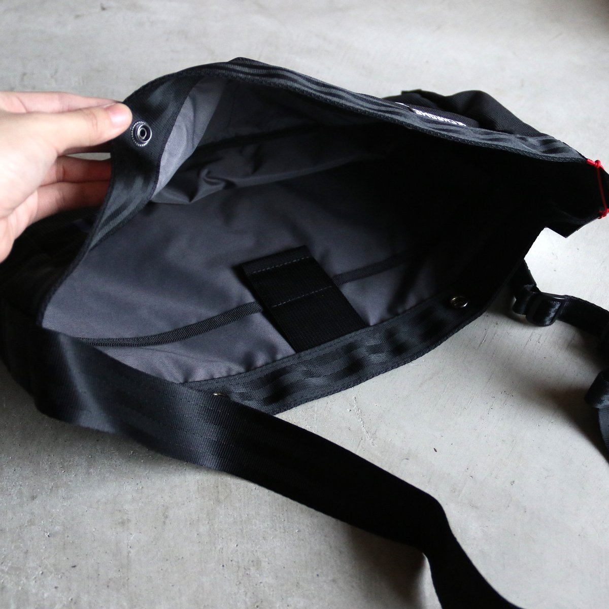 HIDEANDSEEK ハイドアンドシーク クローム コラボ バッグ HIDEANDSEEK ハイドアンドシーク クローム コラボ バッグ