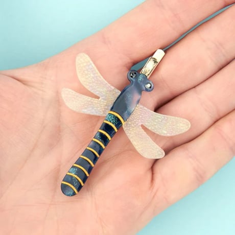 ククシュゼット 正規商品 アクセ ピン クリップ 虫 かわいい おしゃれ ギフト Coucou Suzette トンボ ヘア クリップ ネイビー(dragonflyclip)