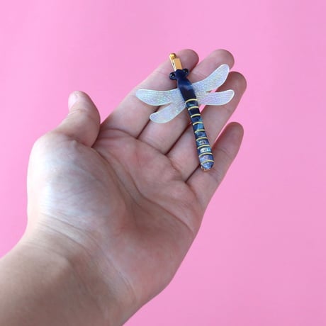 ククシュゼット 正規商品 アクセ ピン クリップ 虫 かわいい おしゃれ ギフト Coucou Suzette トンボ ヘア クリップ ネイビー(dragonflyclip)