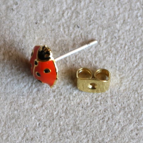 ククシュゼット 正規商品 ピアス 両耳 レディース 虫 個性的 かわいい ギフト てんとう虫 ピアス レッド×ブラック(ladybugear)