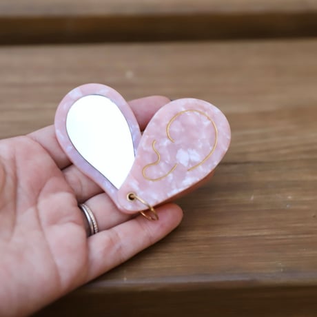 ククシュゼット 正規商品 手鏡 コンパクト ミラー スライド式 個性的 かわいい フランス おしゃれ Coucou Suzette 耳 ミラー  ベージュ(earmir)