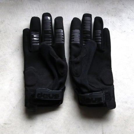 DEUS EX MACHINA / DIRT GLOVES / dmf247886