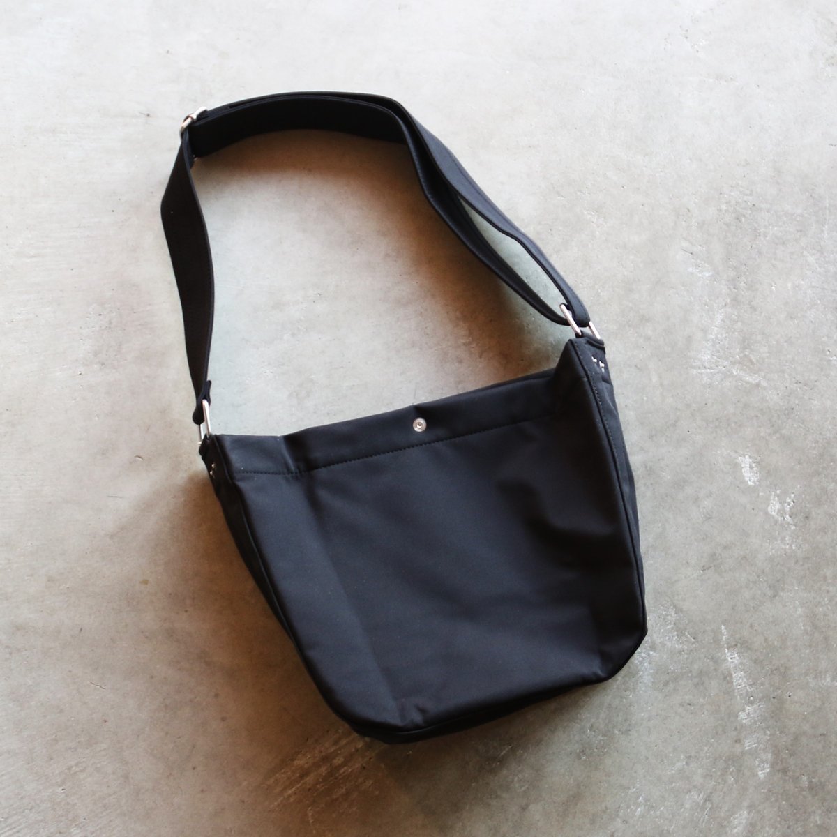 APC / BESACE JOURNAL SMALL BAG / 24253-1-02549