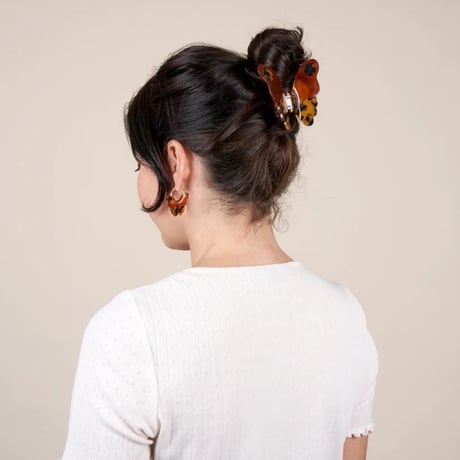 ククシュゼット 正規商品 ヘア アクセ クリップ 虫 かわいい おしゃれ ギフト Coucou Suzette べっ甲 蛾 ヘア クロー ブラウン(mothhairclaw)