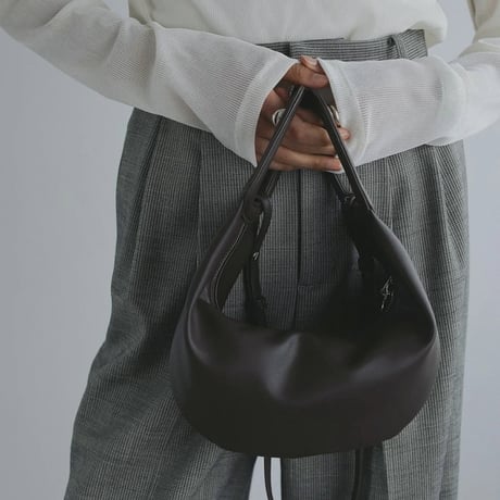 MANOF / HANDLE MOON BAG / 891168552