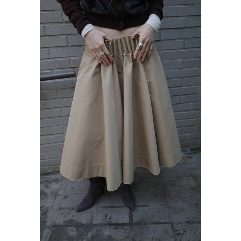 CLANE / TUCK DETAIL FLARE SKIRT / 191096042 | C