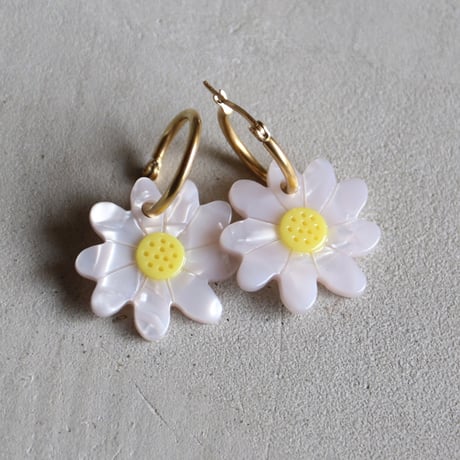 ククシュゼット 正規商品 ピアス レディース 2個売り 両耳用 花 かわいい フランス デイジー イヤリング ホワイト (daisyear)