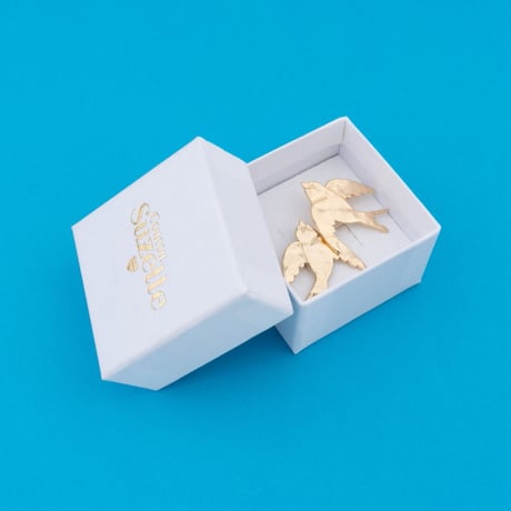 ククシュゼット 正規商品 ピアス レディース 2個売り 両耳用 鳥 燕 かわいい フランス ツバメ イヤリング ゴールド (swallowear)