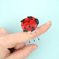 ククシュゼット 正規商品 ヘアアクセ クリップ 虫 かわいい ギフト Coucou Suzette てんとう虫 ミニ ヘア クロー レッド×ブラック(ladybugminiclaw)