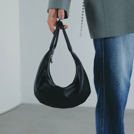 MANOF / HANDLE MOON BAG / 891168552