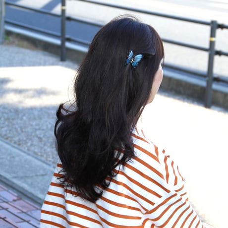 ククシュゼット 正規商品 ヘア アクセ クリップ 蝶 虫 かわいい ギフト Coucou Suzette 青色 蝶 ミニ ヘア クロー ブルー (blbutterflyminiclaw)