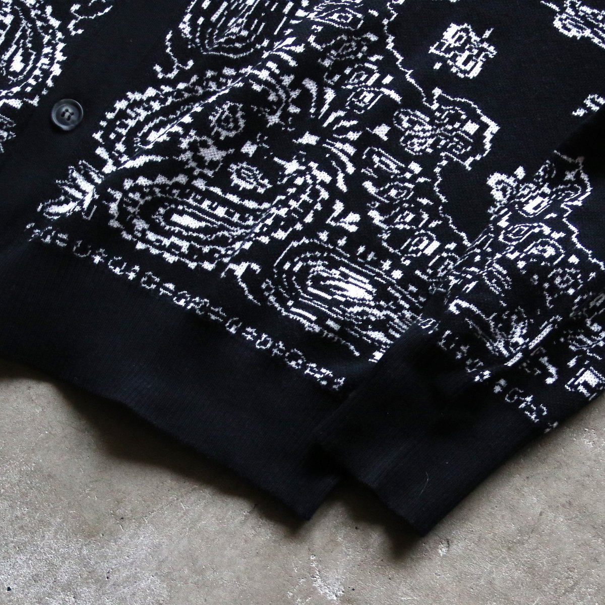 4月13日12:00~販売開始】HIDEANDSEEK / Bandana Cardigan 4月13日12:00~販売開始】HIDEANDSEEK / Bandana Cardigan