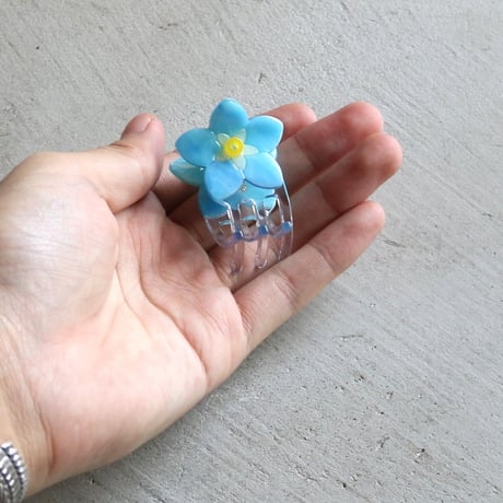 ククシュゼット 正規商品 ヘア ミニ アクセ クリップ 花 Coucou Suzette  忘れな草 ミニ ヘアクロー ブルー(fmnminiclaw)