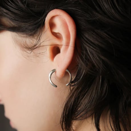 TEN. 正規商品 ユニセックス アクセサリー テン ワープ ピアス シルバー/ゴールド【即日発送】