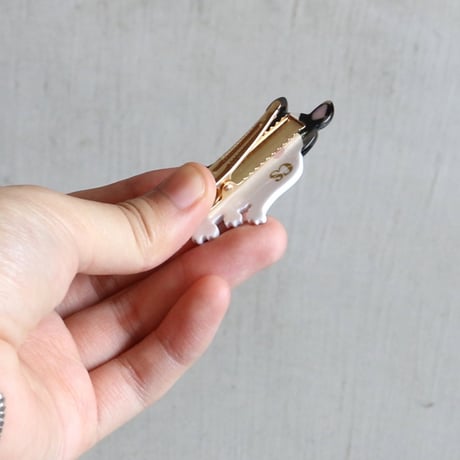 ククシュゼット 正規商品 ヘアアクセ クリップ ピン ヘアピン 犬 かわいい フランス Coucou Suzette ブルドッグ ヘア クリップ ホワイト×ブラック(bulldogclip)