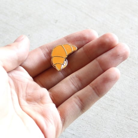 Coucou Suzette / Croissant Pin / croissantpin