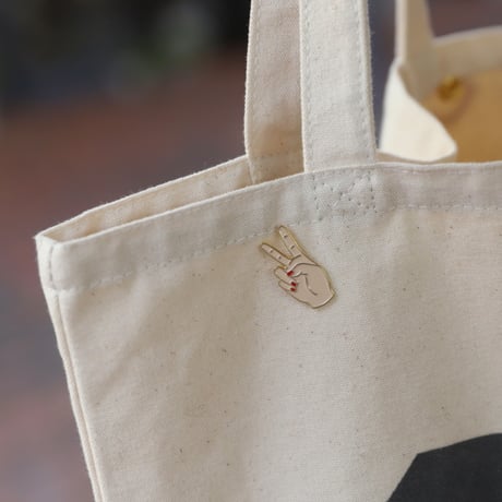 ククシュゼット 正規商品 ピンバッジ ブローチ かわいい おしゃれ フランス 個性的 Coucou Suzette ピースアウト ピン ホワイト(peaceoutpin)
