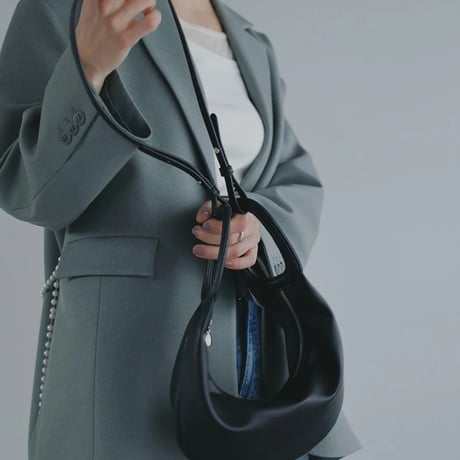 MANOF / HANDLE MOON BAG / 891168552