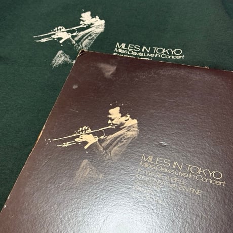 ”MILES IN TOKYO" 6.20z OPENEND MAX WEIGHT L/S Tee Green