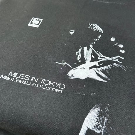”MILES IN TOKYO" 6.20z OPENEND MAX WEIGHT L/S Tee Black