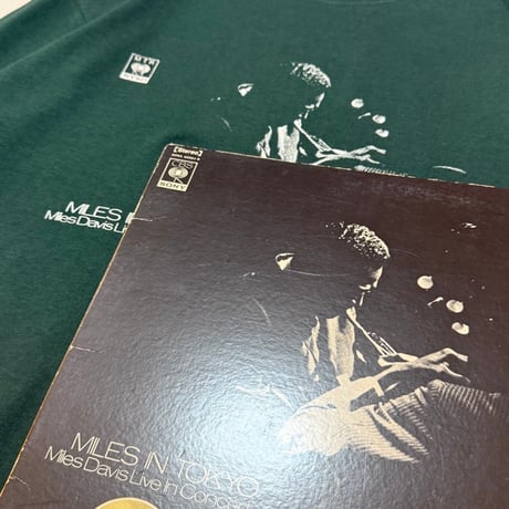 ”MILES IN TOKYO" 6.20z OPENEND MAX WEIGHT L/S Tee Green