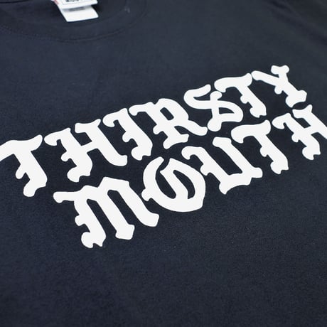 OLD ENGLISH LOGO T-SHIRT