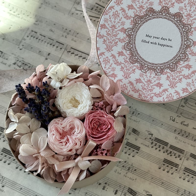 マカロンRoseのBOXアレンジメント♡ | FLORIST IRIE