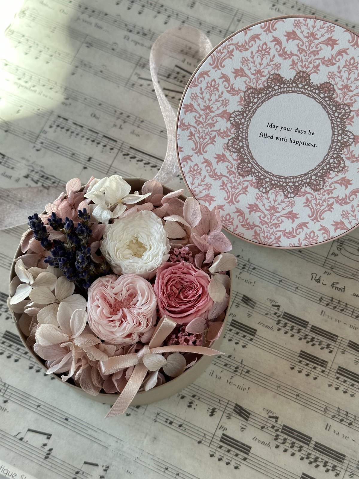 マカロンとお花のリメ缶アレンジ♡ハンドメイド雑貨　プリザーブドフラワーアレンジ マカロンとお花のリメ缶アレンジ♡ハンドメイド雑貨プリザーブド