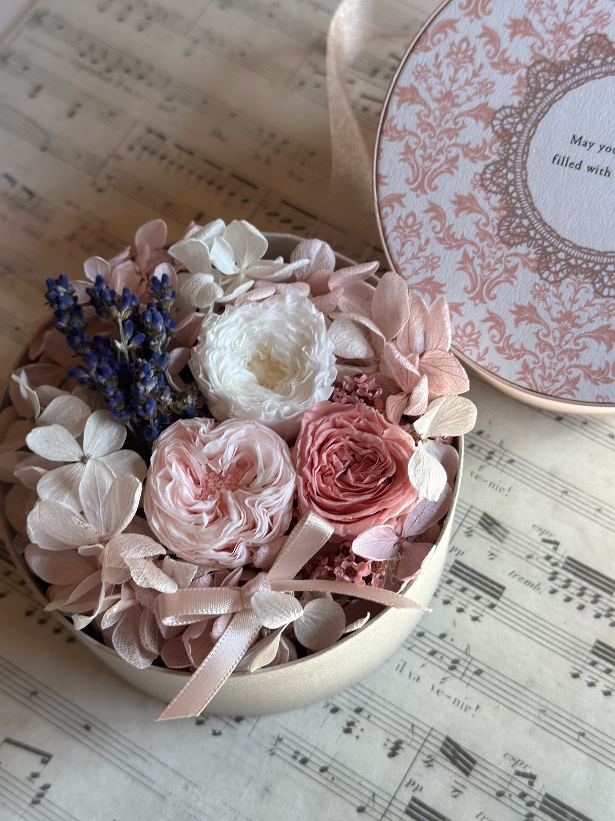 マカロンとお花のリメ缶アレンジ♡ハンドメイド雑貨 プリザーブド