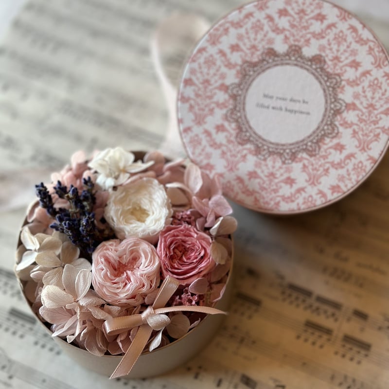 マカロンRoseのBOXアレンジメント♡ | FLORIST IRIE