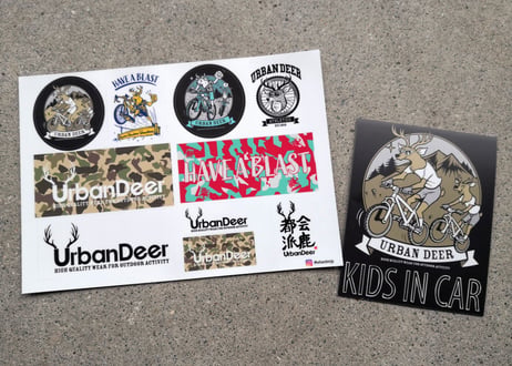 URBAN DEER KIDS IN CAR マグネットステッカー