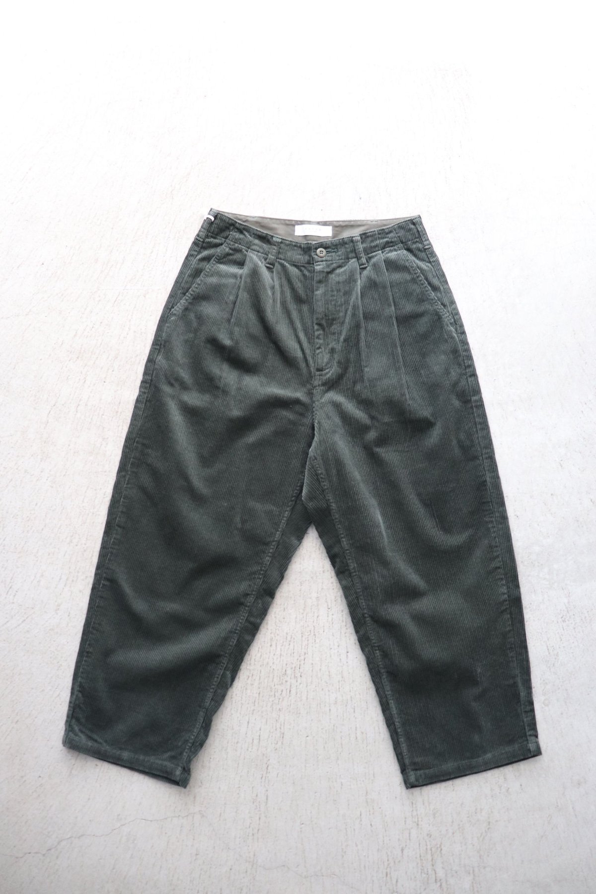 ［値下げしました。］とじJust Don コーデュロイ　グリーン　XL UNE PANTS [SETTO] | NowN